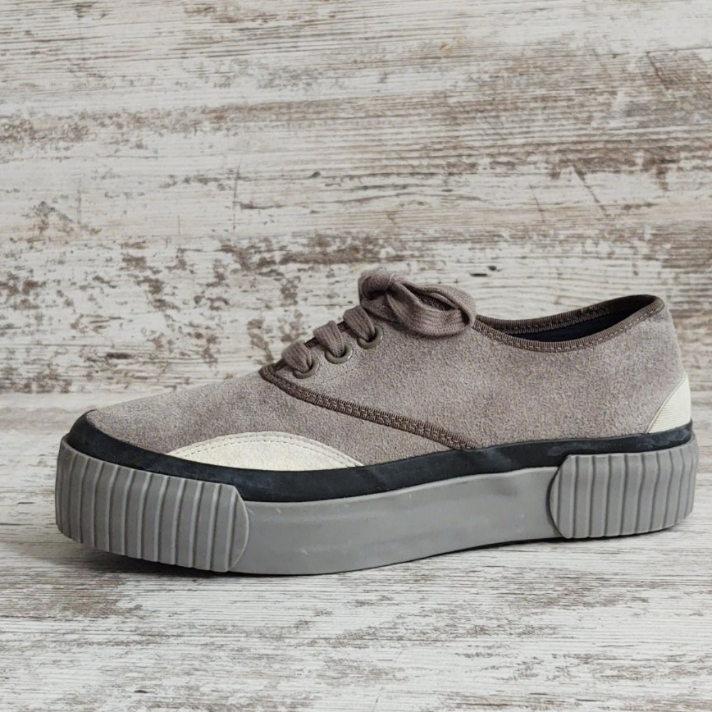 ⚄Julien David Suede Platform Sneaker